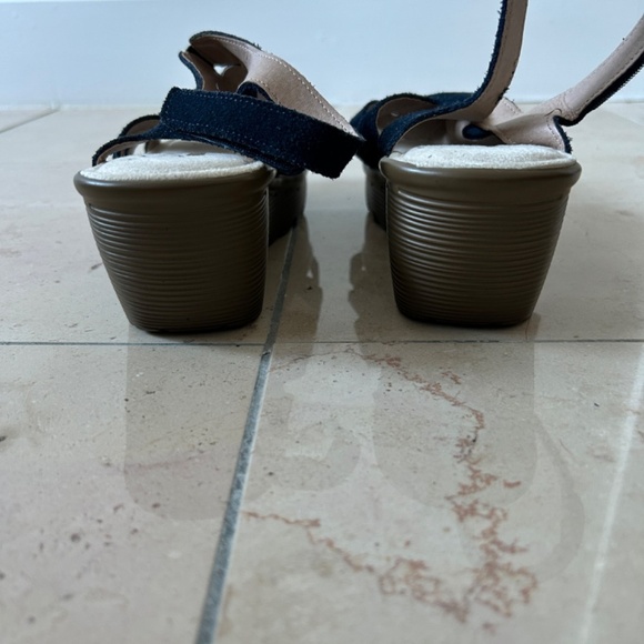 Sketchers Women's Size 9 Navy Sling Back Wedge Suede Peep Toe Memory Foam Sandle - Picture 5 of 11